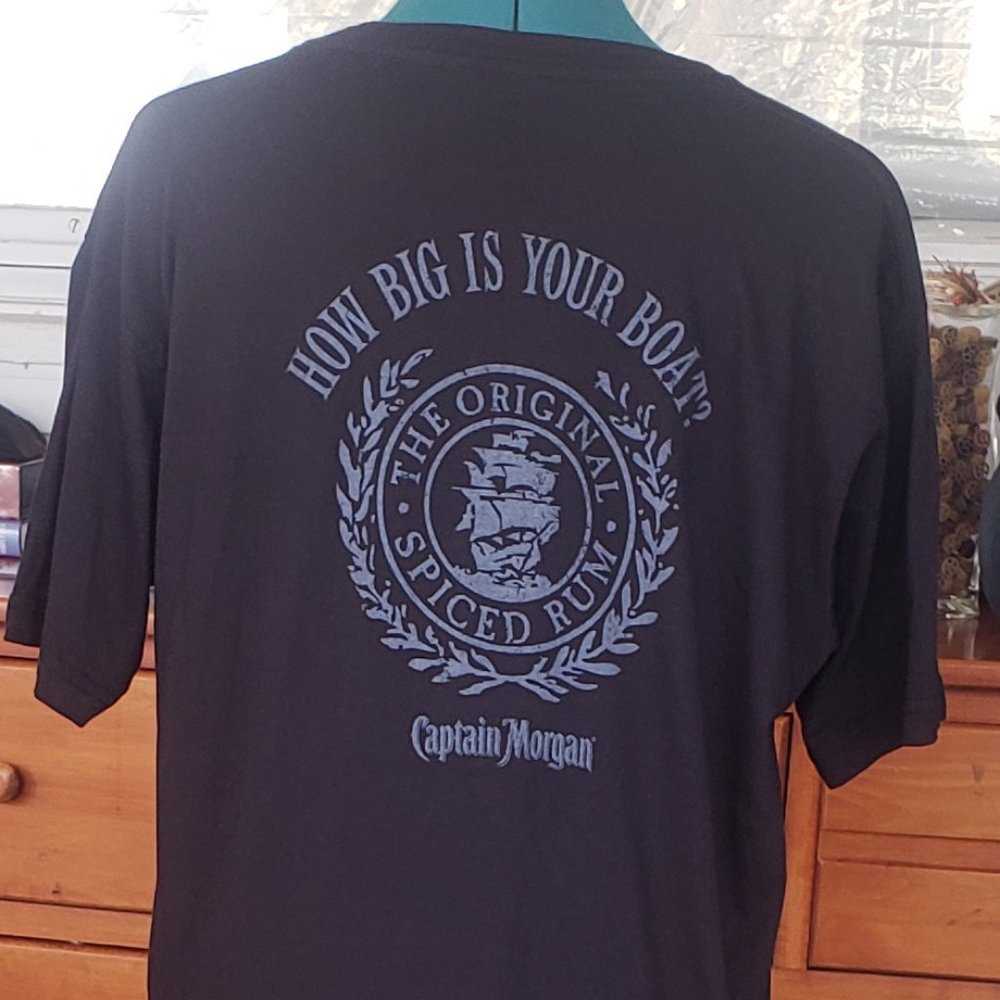 NWOT Graphic T-shirt Captain's Conquest
